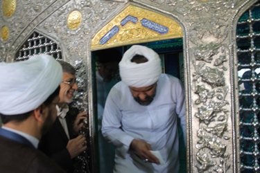 عطر افشانی امام زاده سید عباس فرزند موسی بن جعفر علیه السلام(بجنورد)